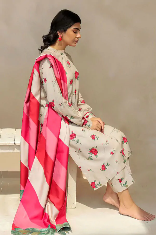 DF-1819: Baroque 3Pc Printed Karandi Dress